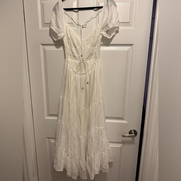 NWT - Showpo ANITA MIDI DRESS - PUFF SLEEVE TIERED DRESS IN WHITE - Picture 6 of 15